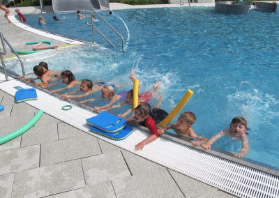 Schwerpunkt - Schwimmen im TSG-Waldschwimmbad.