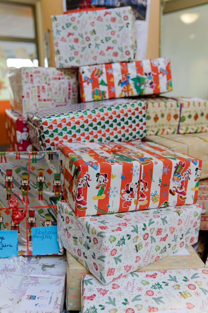 Kinder helfen Kindern – Weihnachtspäckchenkonvoi