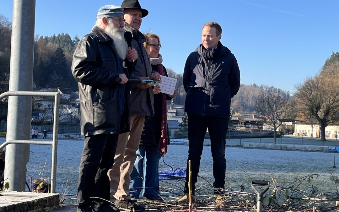 Symbolischer Erster Spatenstich fürs Hockeystadion