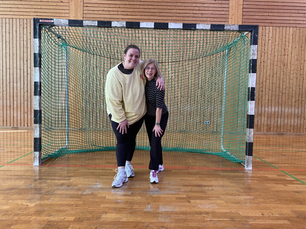 Erfolgreiche Prüfungfür Tanja Gebhardt und Ilona Guthier-Volk im Reha-Sport Fachbereich "Orthopädie".