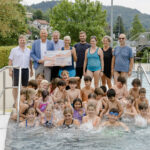 400 Kinder nehmen an „Nessie-Schulschwimmwochen“ teil; Volksbank Kurpfalz Stiftung spendet 25.000 Euro.